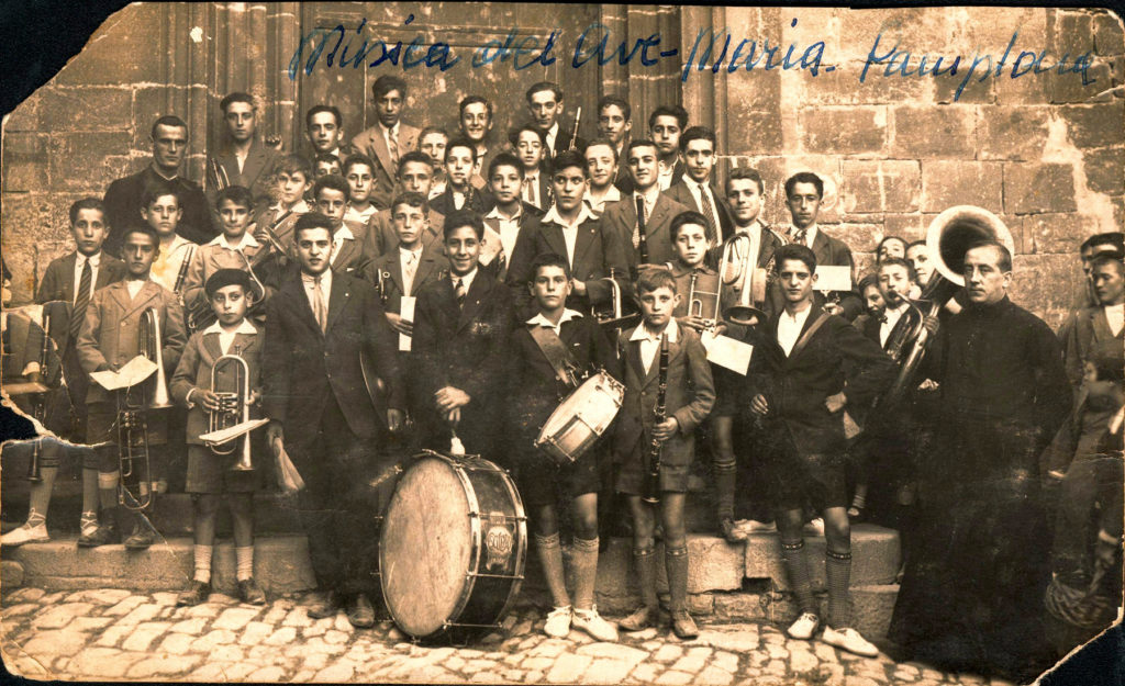 Participa en el blog: La Banda de Música del Ave-María (1932)